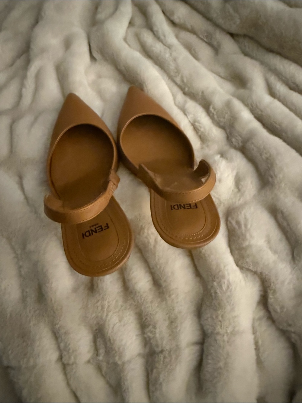 Fendi Women’s Tan Leather Pointed Slingback Pump 38.5 - Picture 2 of 10